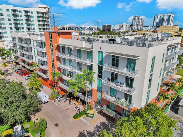1 of 17 - 2100 Van Buren St 206, Hollywood, FL