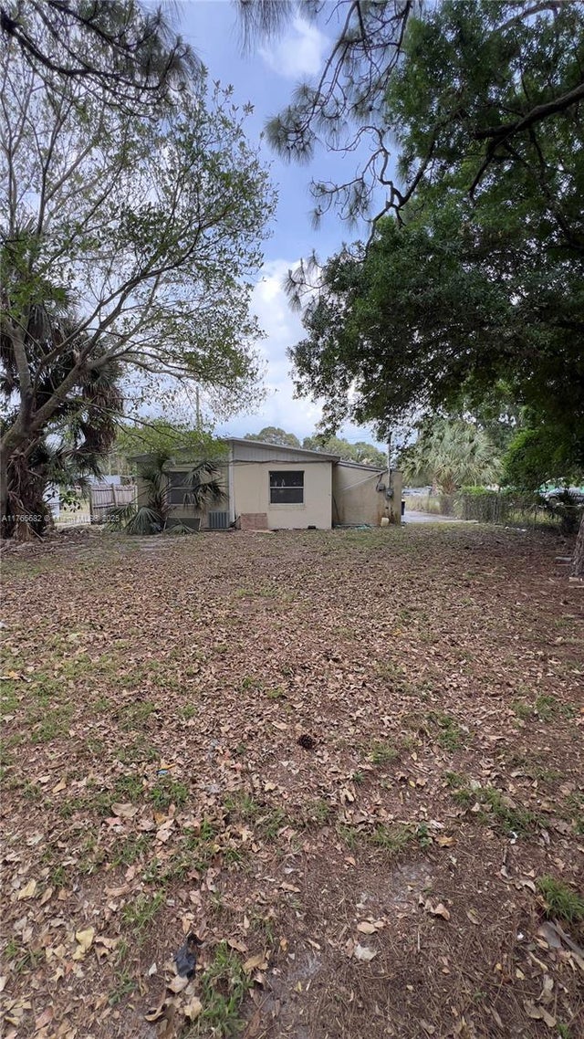 4 of 30 - 607 N 19th St, Fort Pierce, FL