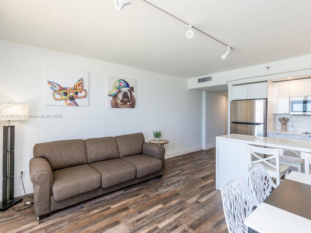 4 of 24 - 19201 Collins Ave 716, Sunny Isles Beach, FL