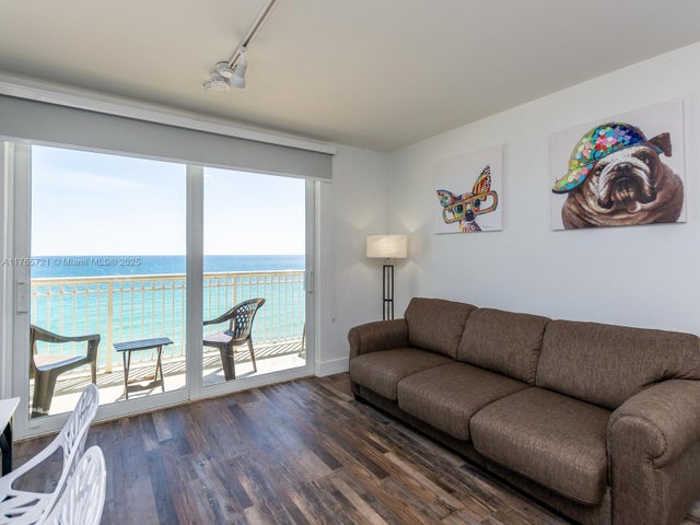 5 of 24 - 19201 Collins Ave 716, Sunny Isles Beach, FL