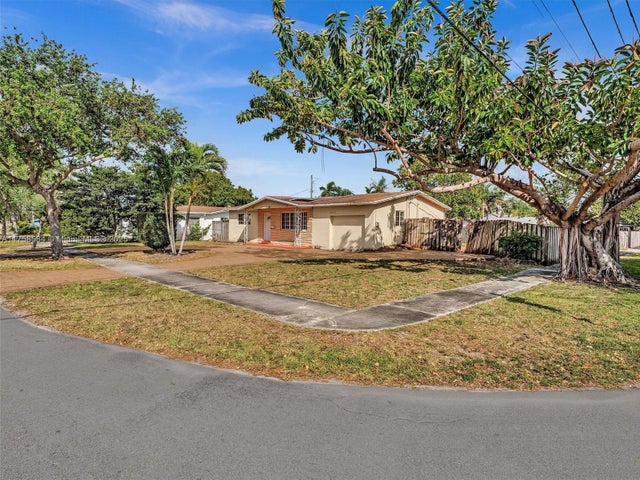2 of 53 - 4401 Johnson St, Hollywood, FL