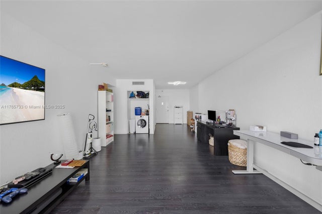 4 of 36 - 1000 West Ave 426, Miami Beach, FL