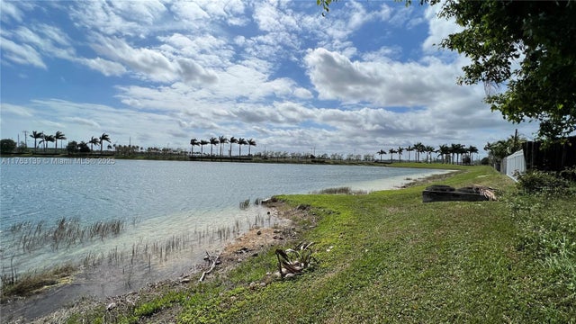 5 of 24 - 601 Se 37th Pl, Homestead, FL