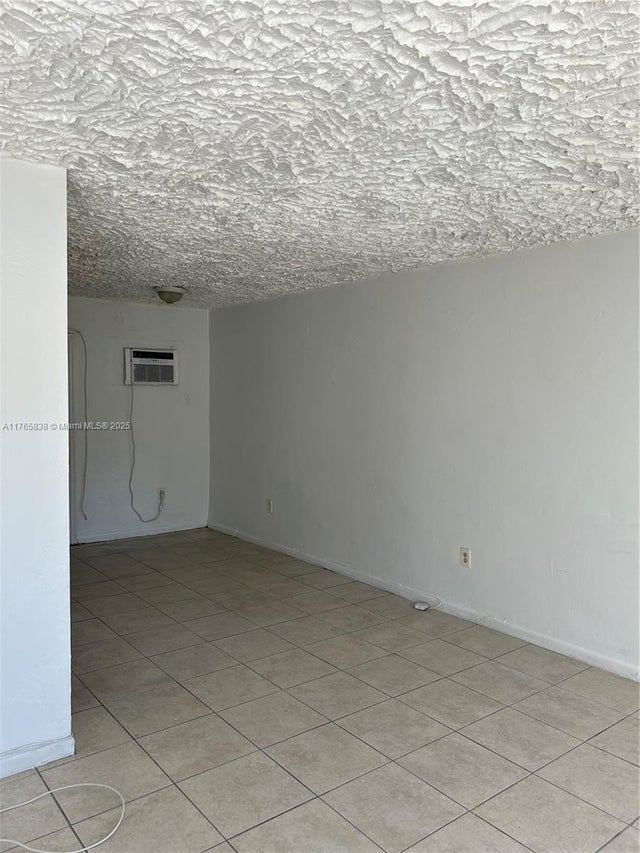 5 of 10 - 1513 Nw 81st St 1513, Miami, FL