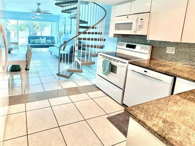 2 of 24 - 5445 Collins Ave Th-11, Miami Beach, FL