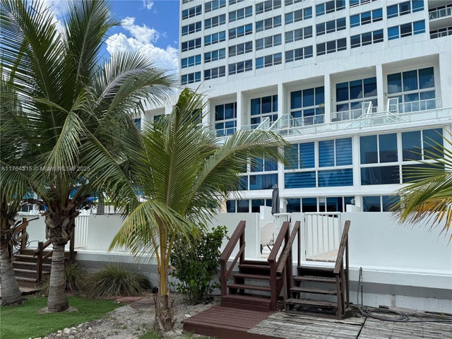 5 of 24 - 5445 Collins Ave Th-11, Miami Beach, FL