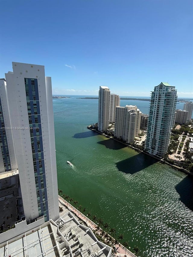 2 of 30 - 300 S Biscayne Blvd 3716, Miami, FL