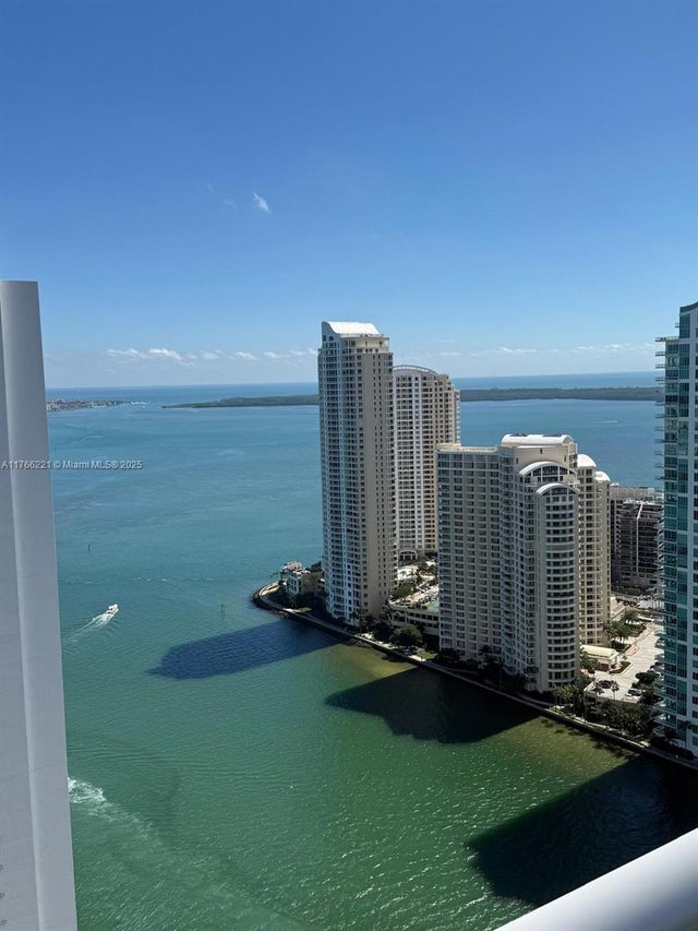 5 of 30 - 300 S Biscayne Blvd 3716, Miami, FL