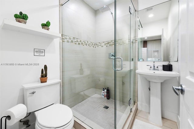 3 of 38 - 232 Nw 59th St, Miami, FL