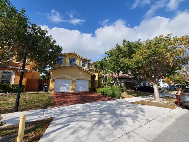 1 of 34 - 11009 Nw 80th Ln, Doral, FL