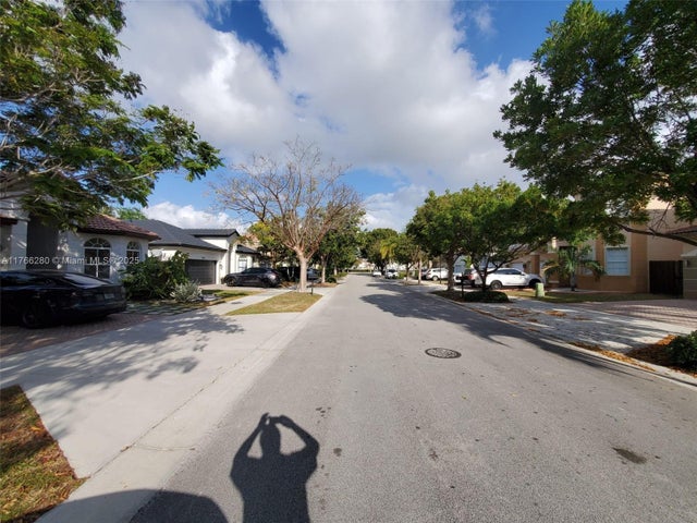 4 of 34 - 11009 Nw 80th Ln, Doral, FL