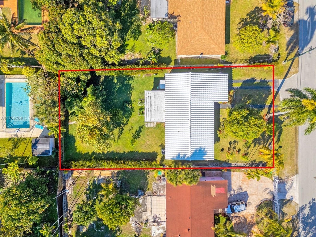 1522 Ne 148th St, Miami