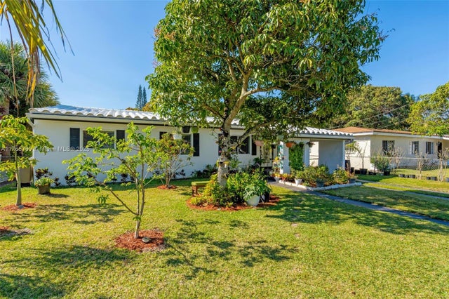2 of 28 - 1522 Ne 148th St, Miami, FL