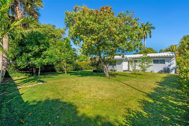 4 of 28 - 1522 Ne 148th St, Miami, FL