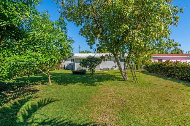 5 of 28 - 1522 Ne 148th St, Miami, FL