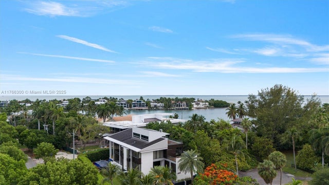 2 of 71 - 610 Harbor Cir, Key Biscayne, FL