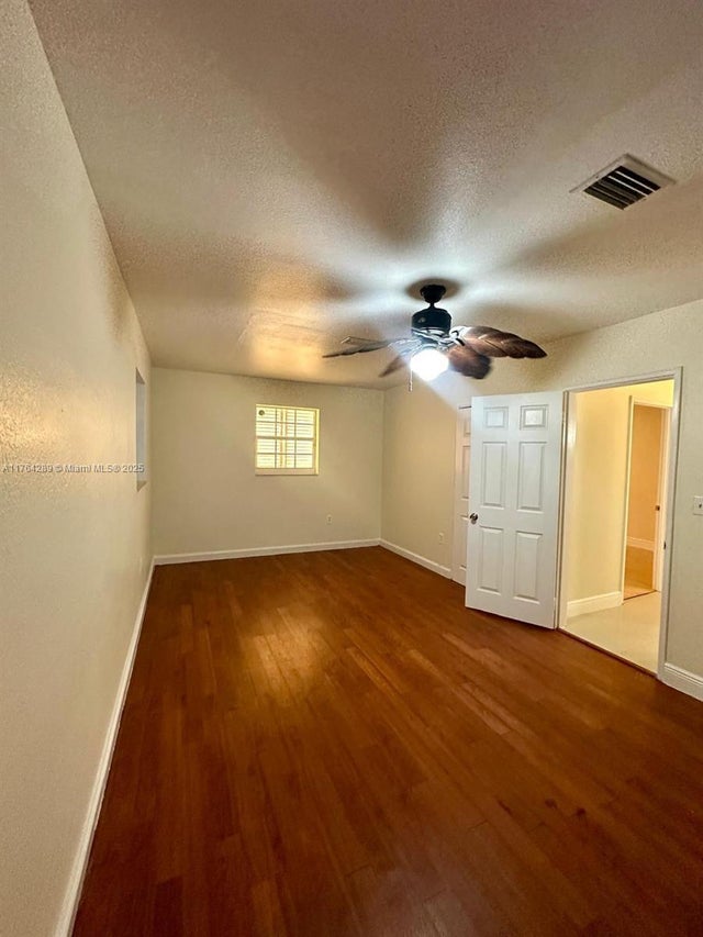 5 of 13 - 1441 N 72nd Ave, Hollywood, FL