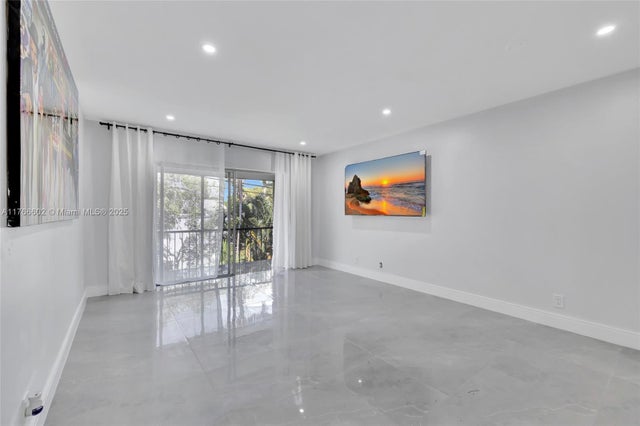 2271 Ne 68th St 2026, Fort Lauderdale