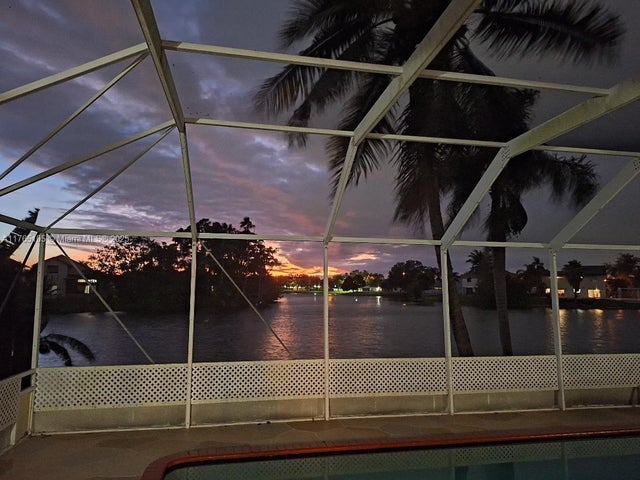 4 of 51 - 1500 Sw 98th Ave, Pembroke Pines, FL