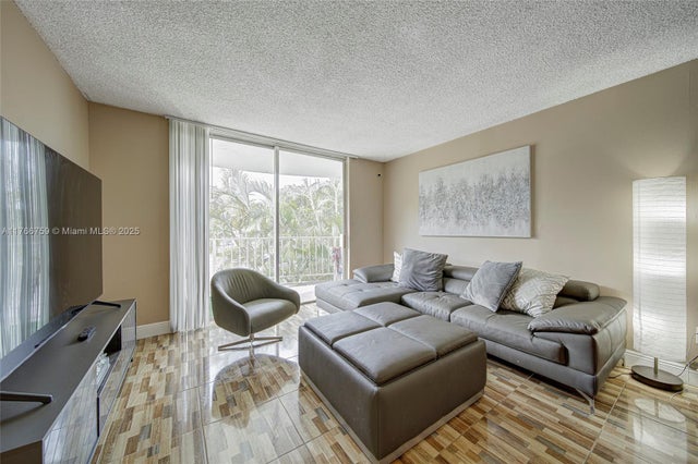 4 of 26 - 494 Nw 165th St Rd C-205, Miami, FL