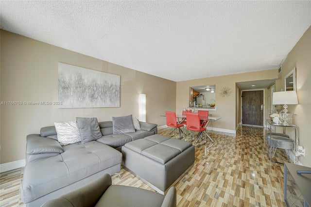 5 of 26 - 494 Nw 165th St Rd C-205, Miami, FL