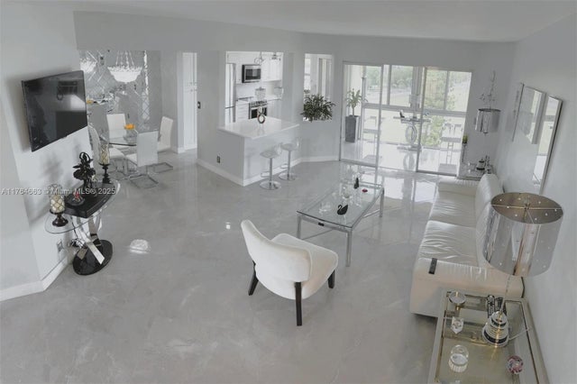1 of 31 - 3836 Via Poinciana 604, Lake Worth, FL