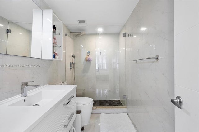 4 of 54 - 1980 S Ocean Dr 19g, Hallandale Beach, FL