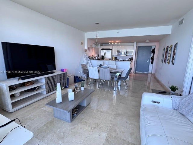 3 of 26 - 601 Ne 36th St 1311, Miami, FL