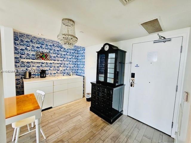 3 of 6 - 1100 West Ave 1515, Miami Beach, FL