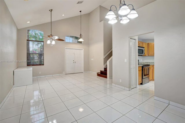 3 of 24 - 421 Bermuda Springs Dr, Weston, FL