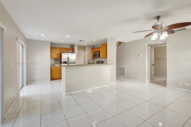 5 of 24 - 421 Bermuda Springs Dr, Weston, FL