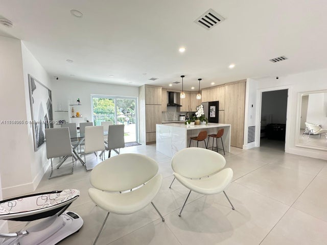 5 of 24 - 8320 Taft St, Pembroke Pines, FL