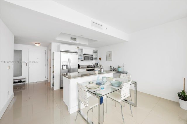 4 of 72 - 888 Biscayne Blvd 4306, Miami, FL