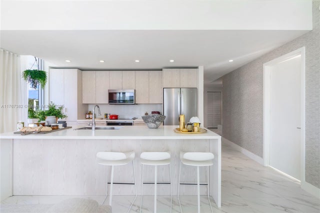 5 of 17 - 2000 Metropica Way 303, Sunrise, FL
