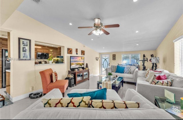 2 of 20 - 3645 Sw 97th Ave, Miami, FL