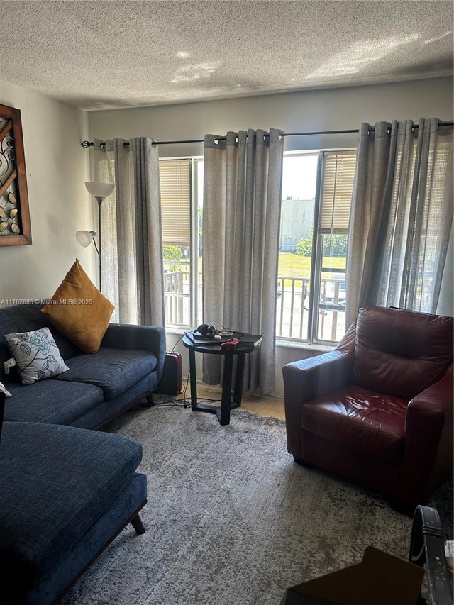 5 of 13 - 1400 Ne 169th St 215, Miami, FL
