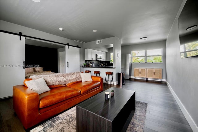 2 of 24 - 609 Ne 13th Ave 302, Fort Lauderdale, FL