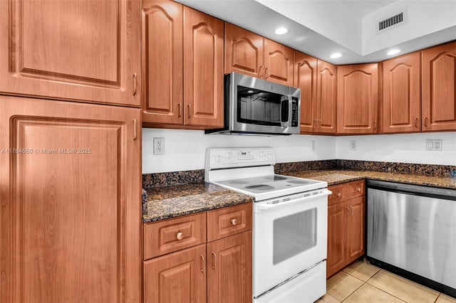 4 of 20 - 5600 Collins Ave 10j, Miami Beach, FL