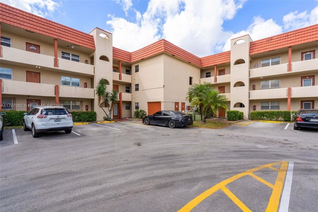 2 of 30 - 8040 N Sunrise Lakes Dr 106, Sunrise, FL