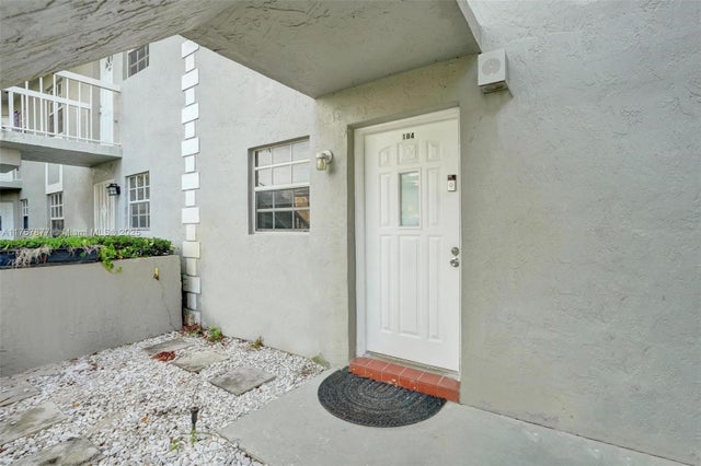 4 of 38 - 426 Ne 210th Cir Ter 104-2, Miami, FL