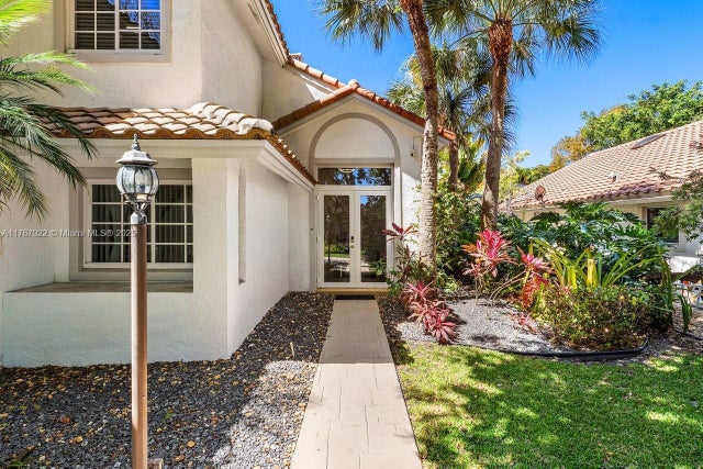 1 of 25 - 517 Misty Oaks Dr, Pompano Beach, FL