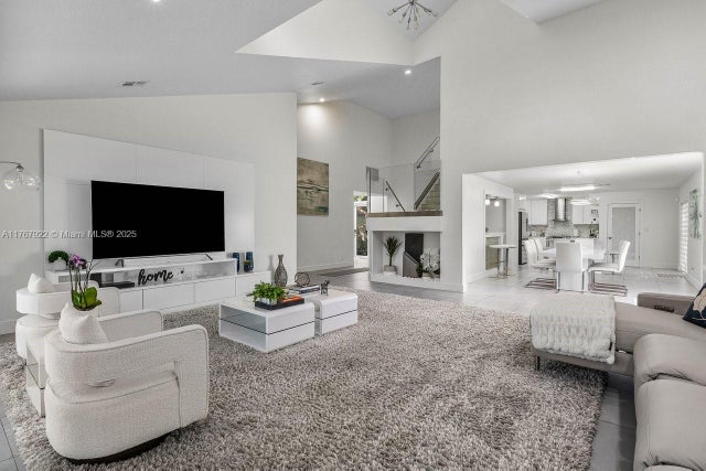 5 of 25 - 517 Misty Oaks Dr, Pompano Beach, FL