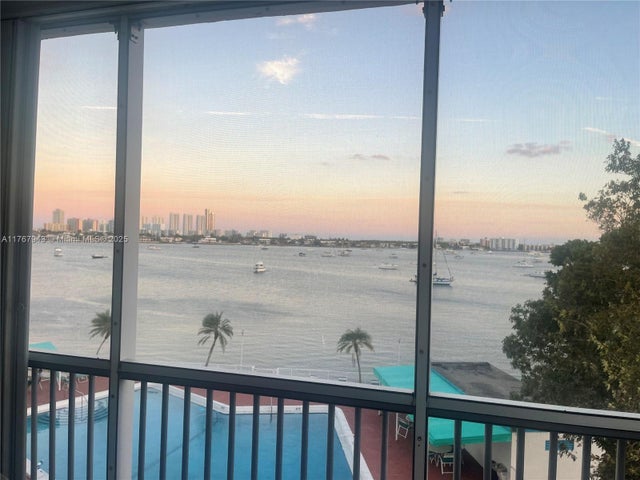 3 of 64 - 2910 Point East Dr M414, Aventura, FL