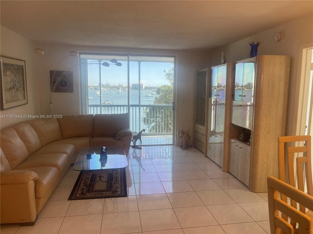 5 of 64 - 2910 Point East Dr M414, Aventura, FL
