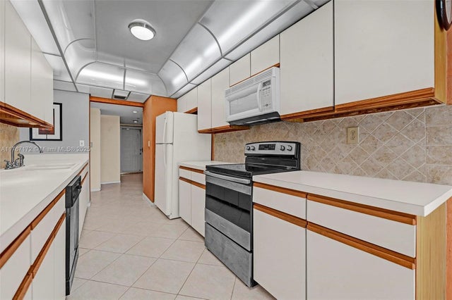 4 of 24 - 1470 Sheridan St 22c, Hollywood, FL