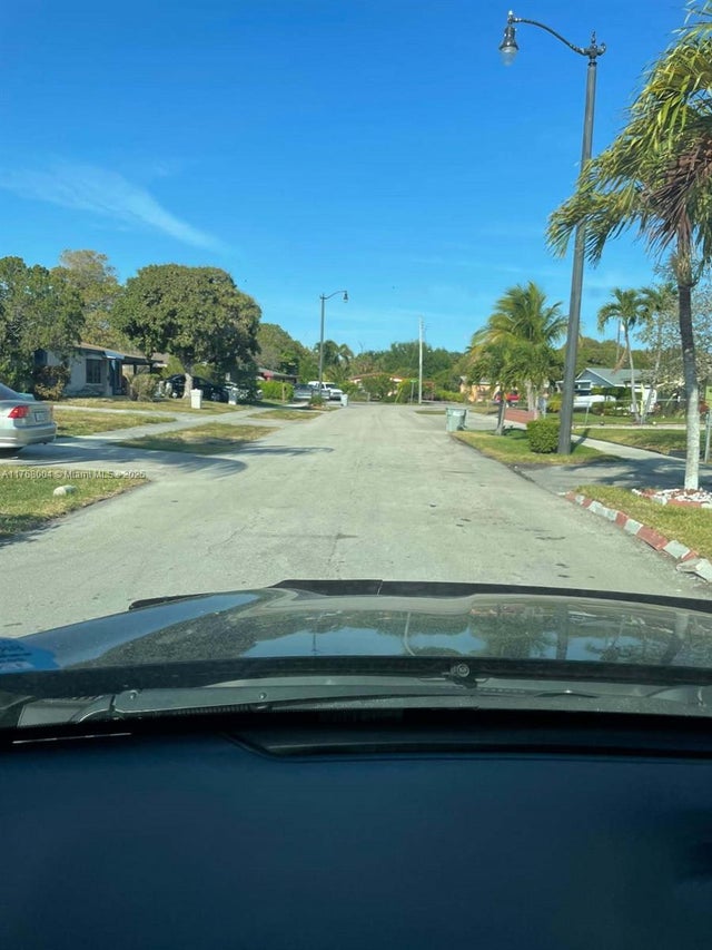 1 of 2 - 691 Nw 20th Ct, Pompano Beach, FL