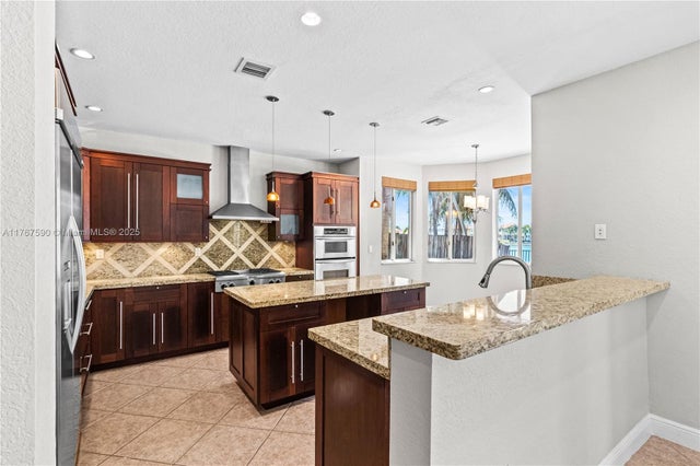 5 of 32 - 2080 Sw 152nd Pl, Miami, FL