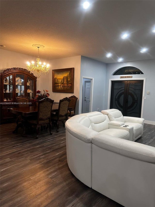 5 of 56 - 2908 Augusta Dr, Homestead, FL