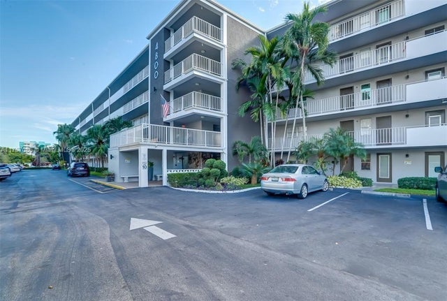 1 of 30 - 4800 Hillcrest Ln 511, Hollywood, FL