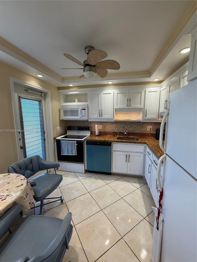 5 of 30 - 4800 Hillcrest Ln 511, Hollywood, FL